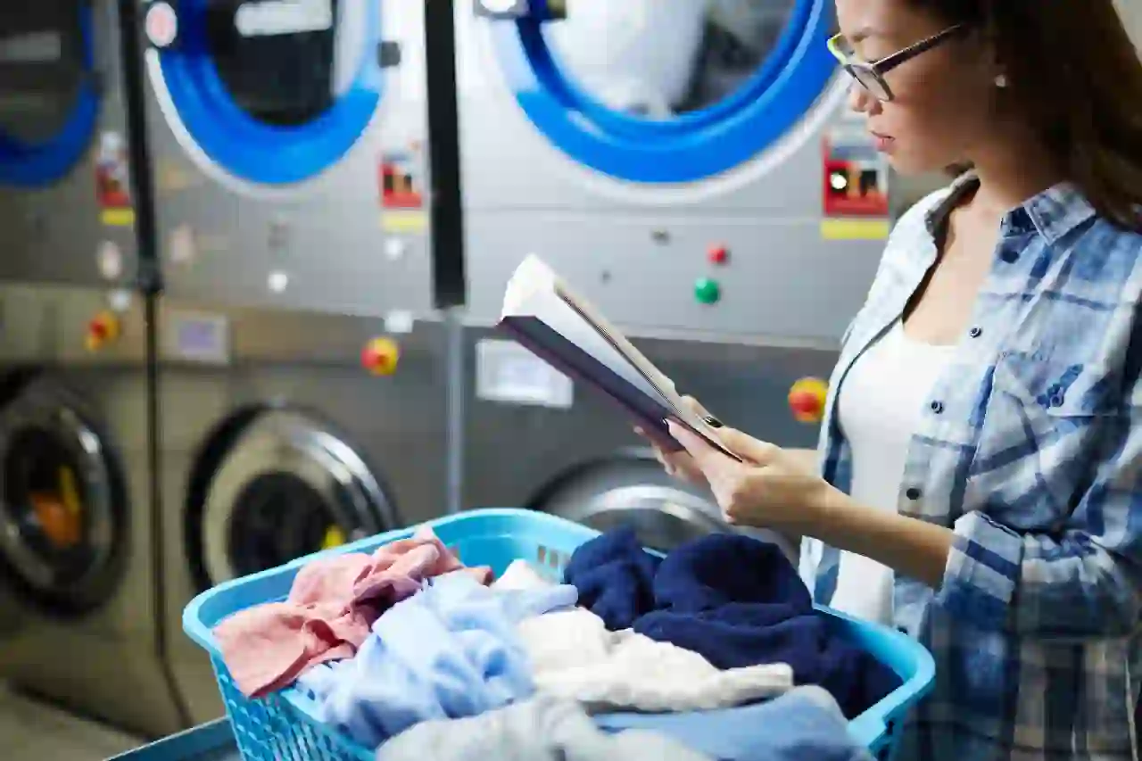 Student using laundry